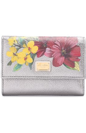 Портмоне из металлизированной кожи с цветочным принтом Dolce & Gabbana, серебряного цвета, арт. 0116/BI0924/AI549 в ЦУМ | Фото №1 Портмоне из металлизированной кожи с цветочным принтом Dolce & Gabbana серебряного цвета | Фото №1