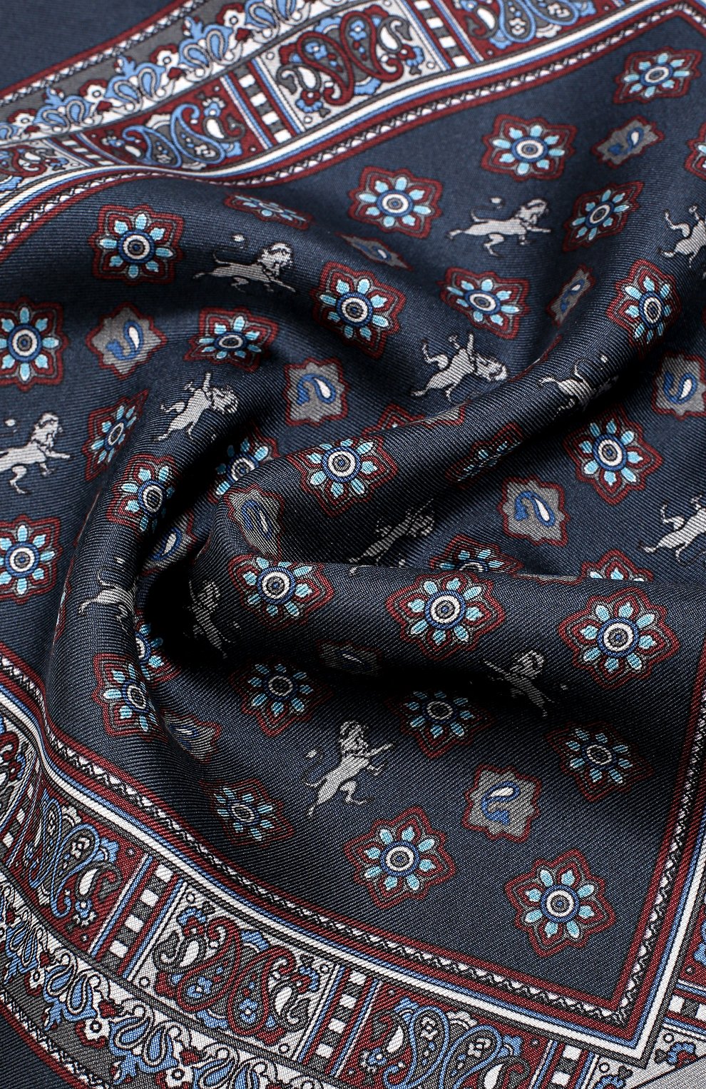 Мужской темно-синий шелковый платок с принтом Dolce & Gabbana, арт. 0135/GR412E/G0WGA купить в ЦУМ | Фото №3 Шелковый платок с принтом Dolce & Gabbana темно-синий | Фото №3