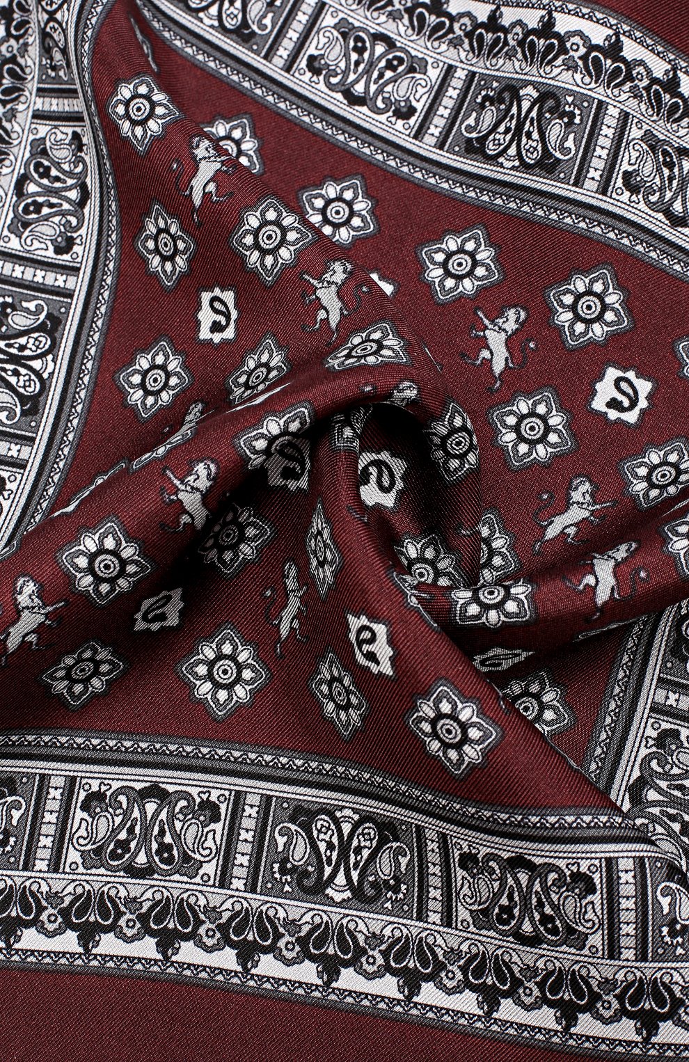 Мужской бордовый шелковый платок с принтом Dolce & Gabbana, арт. 0135/GR412E/G0WGA купить в ЦУМ | Фото №3 Шелковый платок с принтом Dolce & Gabbana бордовый | Фото №3