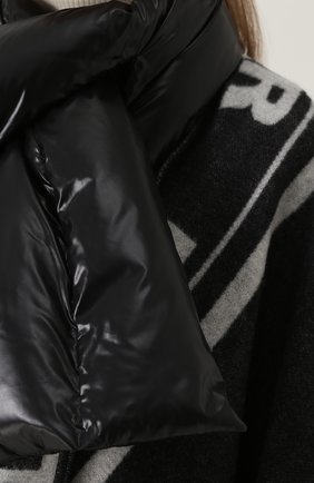 Женская серая вязаное пончо с шарфом Moncler, арт. C2-093-00840-00-0840C купить в ЦУМ | Фото №5 Вязаное пончо с шарфом Moncler серая | Фото №5