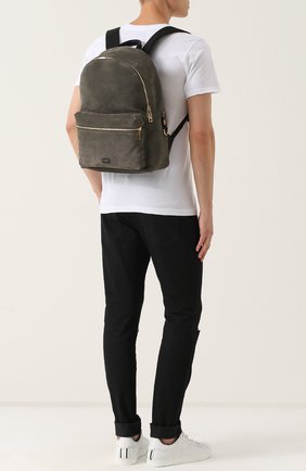 Мужской хаки замшевый рюкзак с внешним карманом на молнии Dolce & Gabbana, арт. 0115/BM1419/AM104 купить в ЦУМ | Фото №2 Замшевый рюкзак с внешним карманом на молнии Dolce & Gabbana хаки | Фото №2