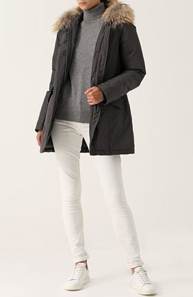 Женская серая пуховик с меховой отделкой капюшона Woolrich, арт. WWCPS2131/SM20 купить в ЦУМ | Фото №1 Пуховик с меховой отделкой капюшона Woolrich серая | Фото №1