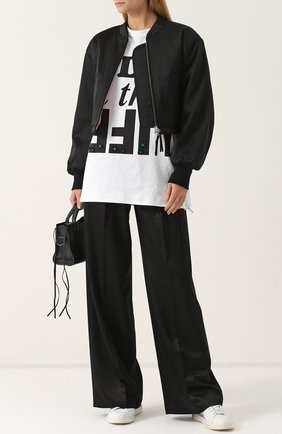 Женская белая хлопковая футболка прямого кроя с надписью Sacai, арт. 17-03470 купить в ЦУМ | Фото №1 Хлопковая футболка прямого кроя с надписью Sacai белая | Фото №1