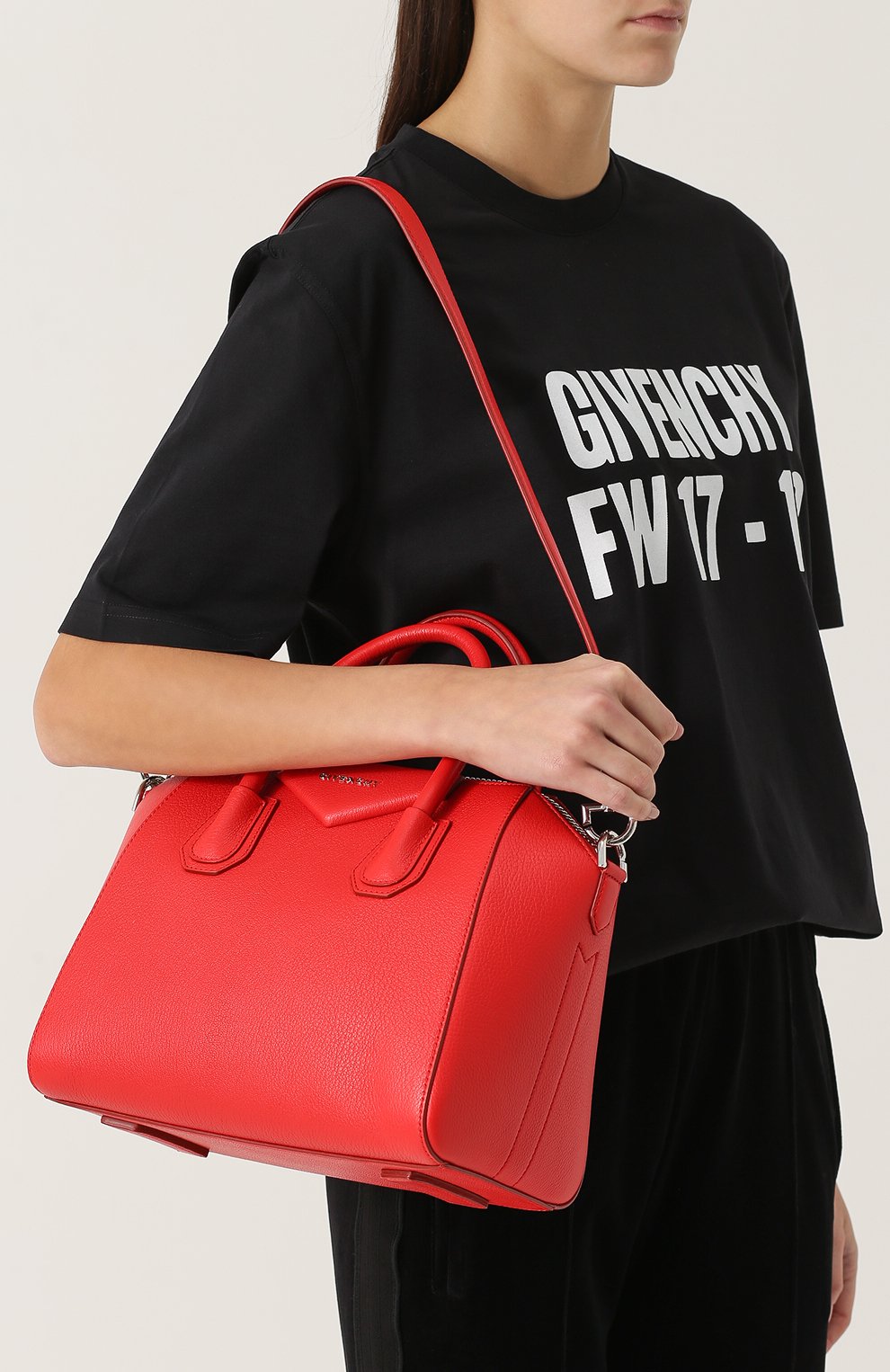 Женская сумка antigona small GIVENCHY красная цвета, арт. BB05117012 купить в ЦУМ | Фото №5 Сумка Antigona small Givenchy красная цвета | Фото №5