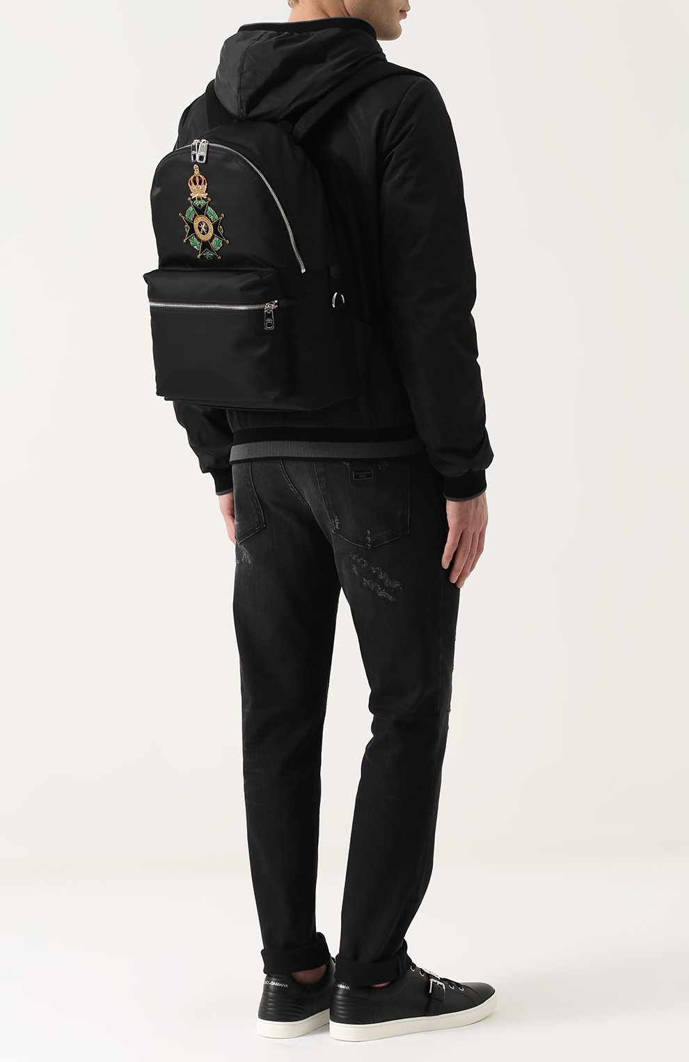Мужской черный текстильный рюкзак с аппликацией Dolce & Gabbana, арт. 0115/BM1419/AM253 купить в ЦУМ | Фото №2 Текстильный рюкзак с аппликацией Dolce & Gabbana черный | Фото №2