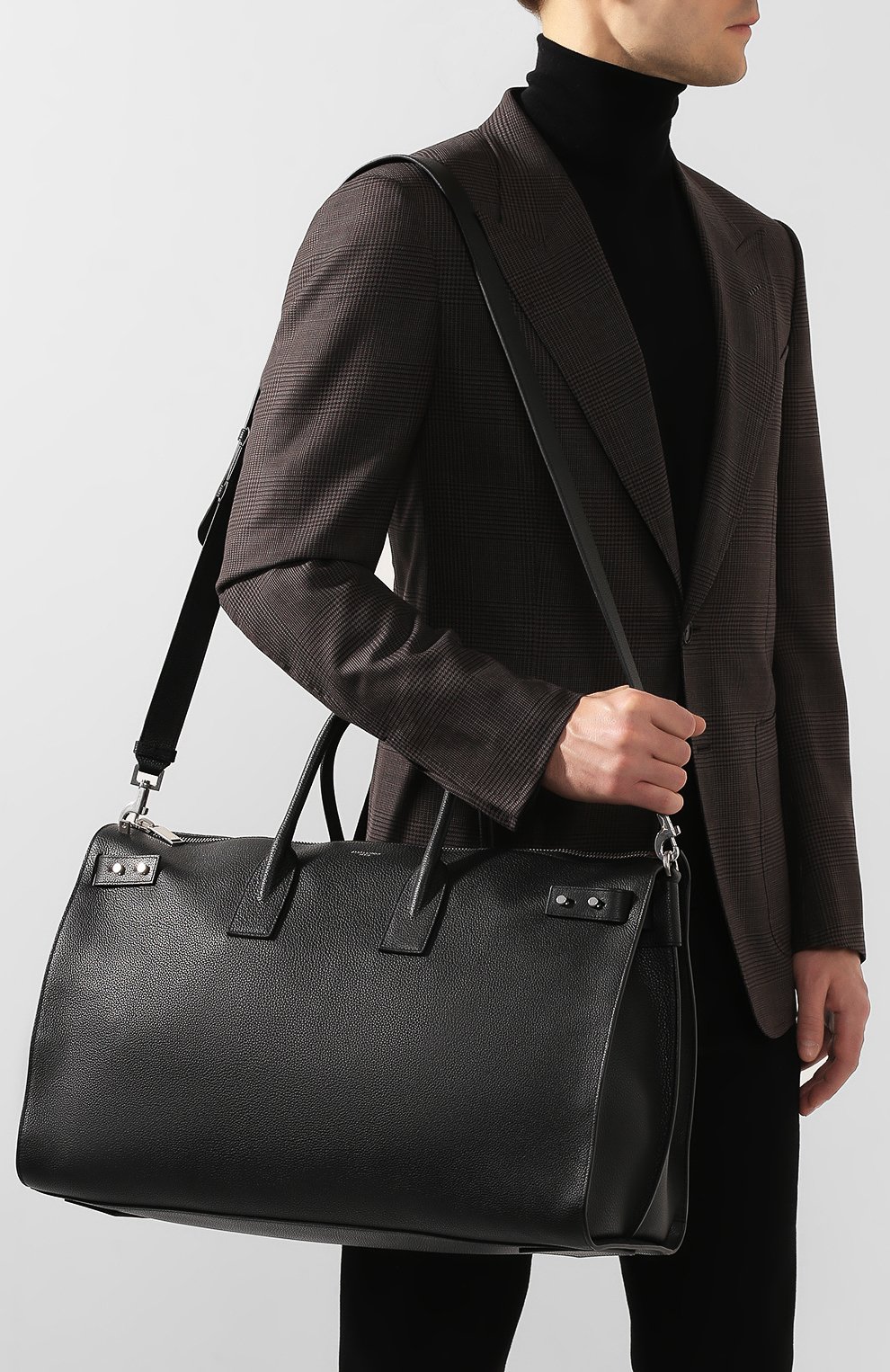 Мужская черная кожаная дорожная сумка с плечевым ремнем Saint Laurent, арт. 480584/DTI0E купить в ЦУМ | Фото №5 Кожаная дорожная сумка с плечевым ремнем Saint Laurent черная | Фото №5