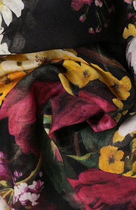 Женский разноцветный платок из смеси кашемира и шелка с цветочным принтом Dolce & Gabbana, арт. 0136/FS209A/GDG52 купить в ЦУМ | Фото №2 Платок из смеси кашемира и шелка с цветочным принтом Dolce & Gabbana разноцветный | Фото №2