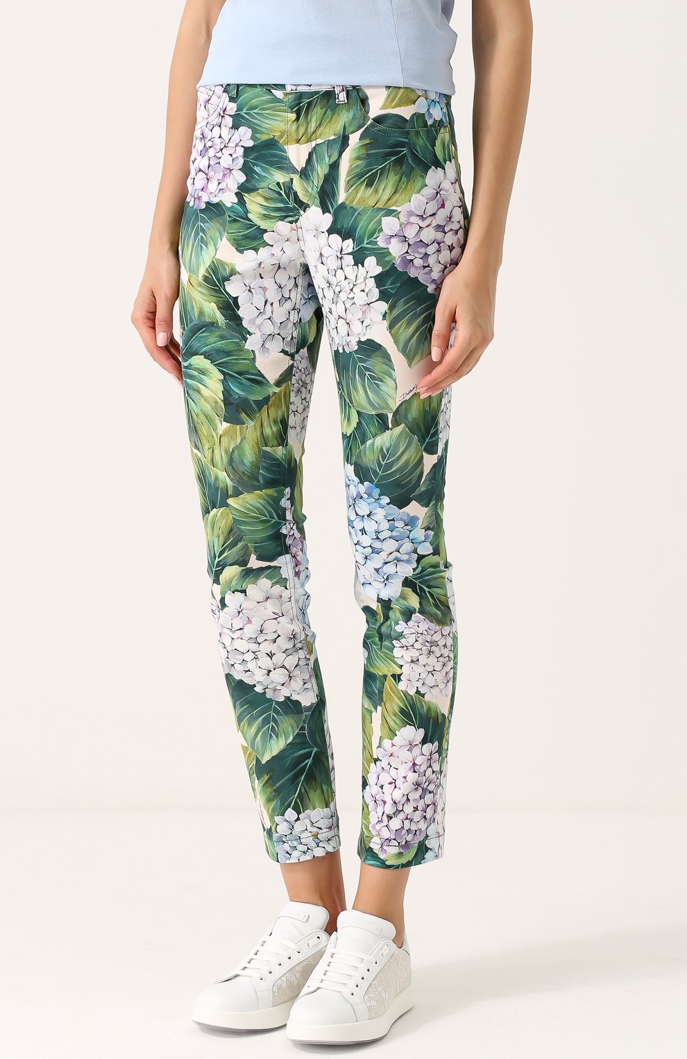 Женские зеленые укороченные хлопковые брюки с принтом Dolce & Gabbana, арт. 0102/FTAQ1T/FSFE2 купить в ЦУМ | Фото №3 Укороченные хлопковые брюки с принтом Dolce & Gabbana зеленые | Фото №3