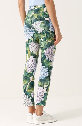 Женские зеленые укороченные хлопковые брюки с принтом Dolce & Gabbana, арт. 0102/FTAQ1T/FSFE2 купить в ЦУМ | Фото №4 Укороченные хлопковые брюки с принтом Dolce & Gabbana зеленые | Фото №4