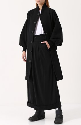 Женские черные укороченные широкие брюки из шерсти Yohji Yamamoto, арт. NK-P07-115 купить в ЦУМ | Фото №1 Укороченные широкие брюки из шерсти Yohji Yamamoto черные | Фото №1
