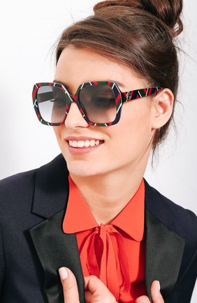 Женские солнцезащитные очки GUCCI разноцветного цвета по цене 23100 руб., арт. GG0096 005 | Фото 2 Женские солнцезащитные очки GUCCI разноцветного цвета, арт. GG0096 005 | Фото 2