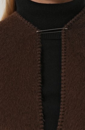 Женская коричневая однотонное шерстяное пончо с бахромой Dolce & Gabbana, арт. 0102/I0994W/FU3L1 купить в ЦУМ | Фото №5 Однотонное шерстяное пончо с бахромой Dolce & Gabbana коричневая | Фото №5