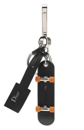 Мужские оранжевый брелок для ключей с подвесками Dior, арт. 2HAKH054XVJ купить в ЦУМ | Фото №1 Брелок для ключей с подвесками Dior оранжевый | Фото №1