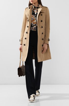 Женский хлопковый тренч sandringham BURBERRY бежевого цвета по цене 138000 руб., арт. 3900547 | Фото 2 Женский хлопковый тренч sandringham BURBERRY бежевого цвета, арт. 3900547 | Фото 2