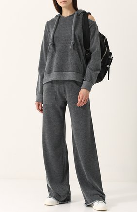 Женские серые однотонные расклешенные брюки с карманами MRZ, арт. FW17-0437 купить в ЦУМ | Фото №1 Однотонные расклешенные брюки с карманами MRZ серые | Фото №1