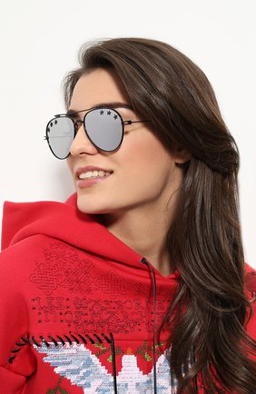 Женские солнцезащитные очки GIVENCHY черного цвета по цене 23300 руб., арт. 7057/STARS 807 DC | Фото 2 Женские солнцезащитные очки GIVENCHY черного цвета, арт. 7057/STARS 807 DC | Фото 2