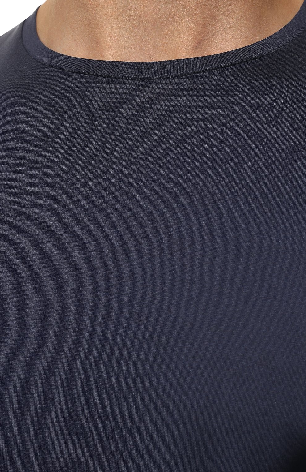 Мужская футболка из шелка и хлопка LORO PIANA темно-синего цвета, арт. FAF6128 | Фото 5 (Материал внешний: Шелк, Хлопок; Big photo: Big photo; Принт: Без принта; Рукава: Короткие; Длина (для топов): Стандартные; Мужское Кросс-КТ: Футболка-одежда; Стили: Кэжуэл; Статус проверки: Проверена категория)