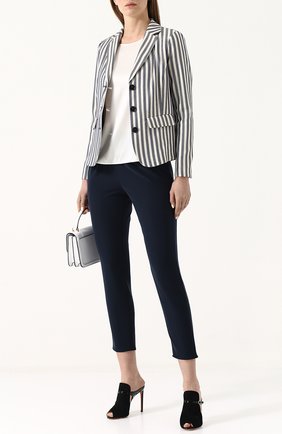 Женская однотонный шелковый топ с коротким рукавом EMPORIO ARMANI белого цвета по цене 26300 руб., арт. 0NC05T/0M301 | Фото 2 Женская однотонный шелковый топ с коротким рукавом EMPORIO ARMANI белого цвета, арт. 0NC05T/0M301 | Фото 2