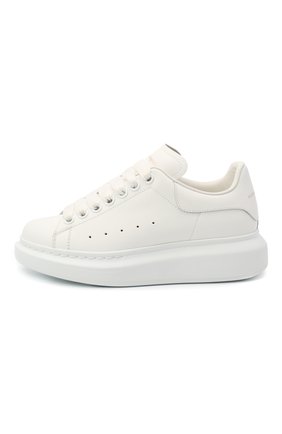 Женские кожаные кеды на массивной подошве ALEXANDER MCQUEEN белого цвета по цене 34400 руб., арт. 462214/WHGP0 | Фото 2 Женские кожаные кеды на массивной подошве ALEXANDER MCQUEEN белого цвета, арт. 462214/WHGP0 | Фото 2