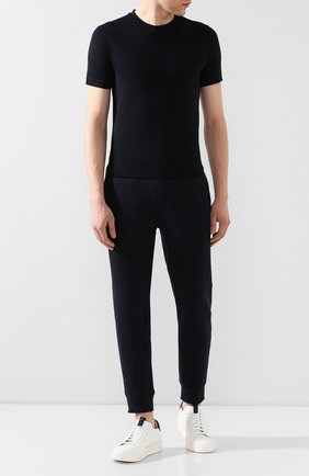 Мужская футболка из вискозы EMPORIO ARMANI темно-синего цвета по цене 10450 руб., арт. 8N1M8A/1JCDZ | Фото 2 Мужская футболка из вискозы EMPORIO ARMANI темно-синего цвета, арт. 8N1M8A/1JCDZ | Фото 2
