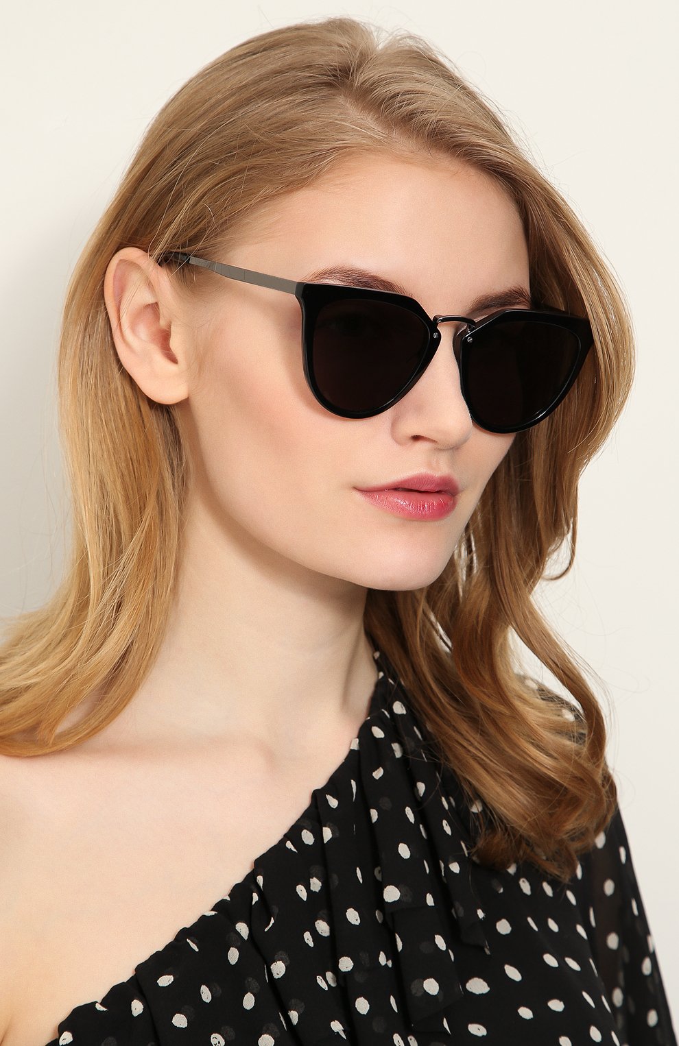 Женские солнцезащитные очки ALEXANDER MCQUEEN черного цвета, арт. MQ0086 001 | Фото 2 (Региональные ограничения белый список (Axapta Mercury): RU; Тип очков: С/з)