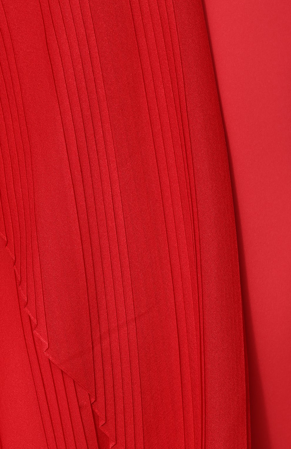 Женская красная драпированная накидка Emporio Armani, арт. 635511/8P324 купить в ЦУМ | Фото №5 Драпированная накидка Emporio Armani красная | Фото №5