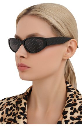 Женские солнцезащитные очки BALENCIAGA черного цвета, арт. 0134 05A | Фото 2 (Тип очков: С/з; Статус проверки: Требуются правки, Проверена категория; Очки форма: Cat-eye, Узкие)