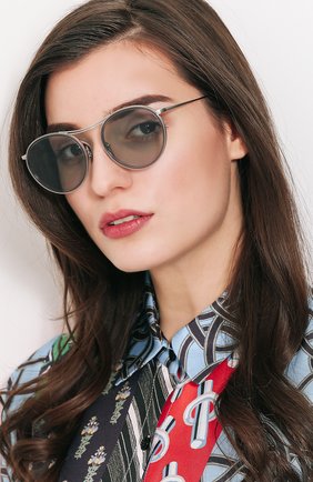 Женские светло-серые солнцезащитные очки Oliver Peoples, арт. 1219S-5063R5 купить в ЦУМ | Фото №2 Солнцезащитные очки Oliver Peoples светло-серые | Фото №2