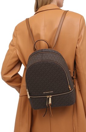 Женский рюкзак rhea  MICHAEL MICHAEL KORS коричневого цвета, арт. 30S7GEZB1B | Фото 2 (Материал: Экокожа, Текстиль; Стили: Кэжуэл; Размер: medium)