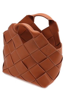 Женская сумка woven LOEWE светло-коричневого цвета по цене 225500 руб., арт. 321.12.L62 | Фото 4 Женская сумка woven LOEWE светло-коричневого цвета, арт. 321.12.L62 | Фото 4