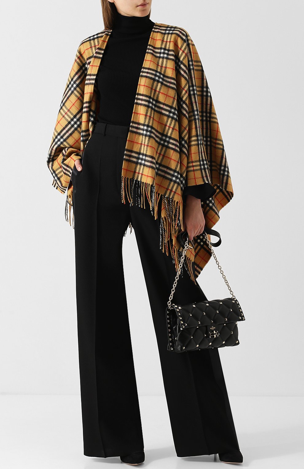 Женская желтая пончо из смеси шерсти и кашемира в клетку Burberry, арт. 4073495 купить в ЦУМ | Фото №2 Пончо из смеси шерсти и кашемира в клетку Burberry желтая | Фото №2