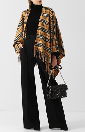 Женская желтая пончо из смеси шерсти и кашемира в клетку Burberry, арт. 4073495 купить в ЦУМ | Фото №2 Пончо из смеси шерсти и кашемира в клетку Burberry желтая | Фото №2