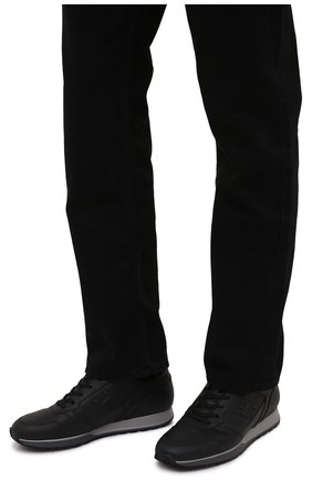 Мужские кожаные кроссовки на шнуровке HOGAN черного цвета, арт. HXM3210Y850KLA | Фото 3 (Подошва: Платформа, Плоская; Материал внешний: Кожа; Материал внутренний: Натуральная кожа, Текстиль; Стили: Классический; Материал утеплителя: Без утеплителя; Статус проверки: Проверено, Проверена категория; Длина стельки: 29,66, 30,08, 30,5, 31,35, 25,42, 26,27, 26,69, 27,12, 27,54, 27,96, 28,39, 28,81, 29,23, 30; ширина носка стельки: 9,4; толщина подошвы: 2,7)