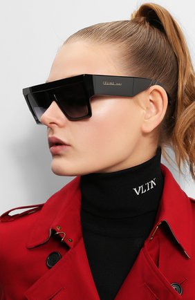 Женские солнцезащитные очки CELINE EYEWEAR черного цвета по цене 25650 руб., арт. CL40030I 05B | Фото 2 Женские солнцезащитные очки CELINE EYEWEAR черного цвета, арт. CL40030I 05B | Фото 2