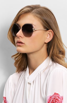 Женские темно-серые солнцезащитные очки BVLGARI, сезон FW 18/19, арт. 6105B-20148G купить в ЦУМ | Фото №1 Солнцезащитные очки BVLGARI темно-серые | Фото №1