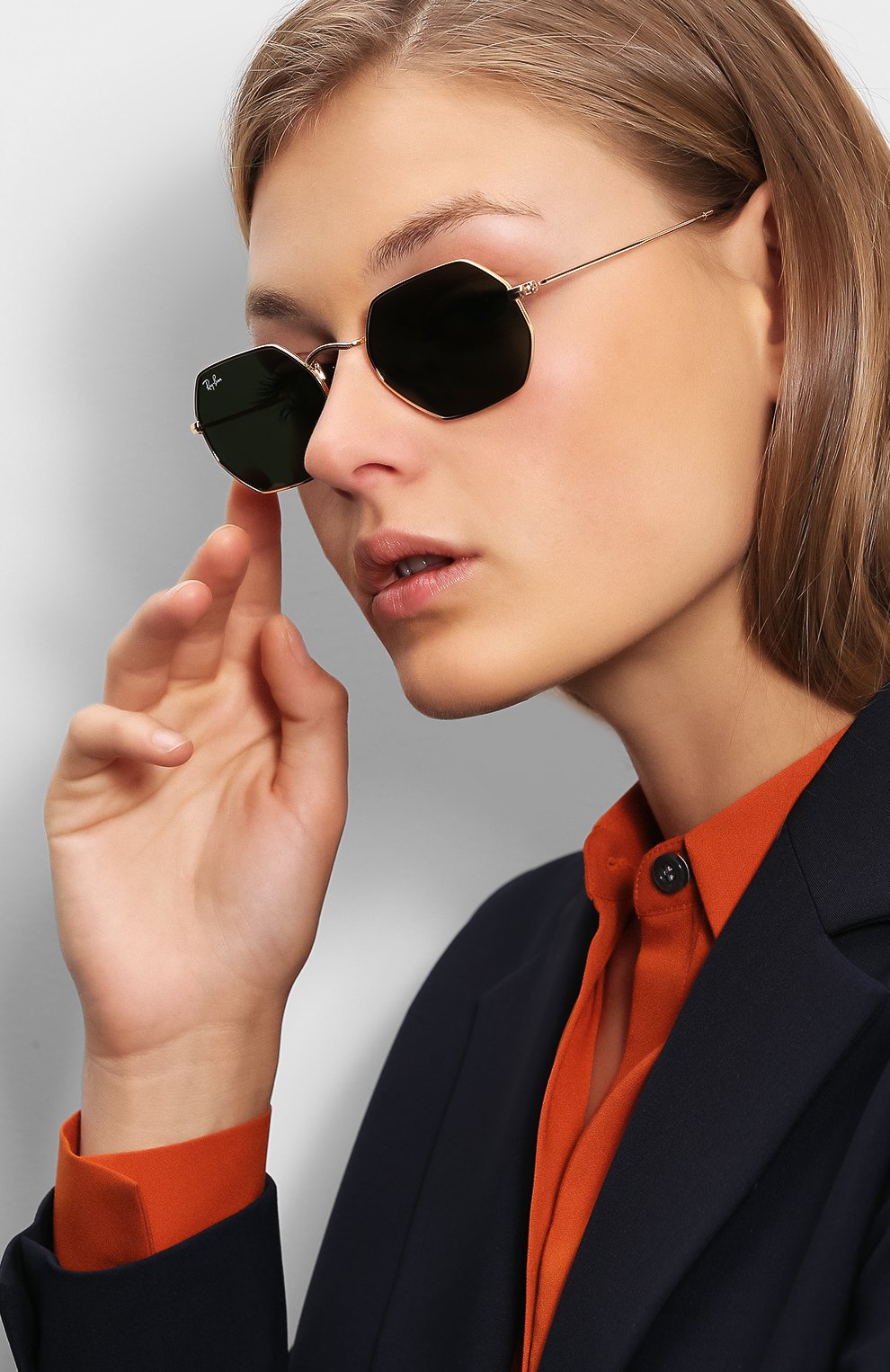 Женские солнцезащитные очки RAY-BAN золотого цвета по цене 10700 руб., арт. 3556N-001 | Фото 2 Женские солнцезащитные очки RAY-BAN золотого цвета, арт. 3556N-001 | Фото 2