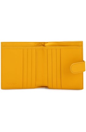 Кожаный кошелек с плетением intrecciato Bottega Veneta, желтого цвета, арт. 121059/V001N в ЦУМ | Фото №3 Кожаный кошелек с плетением intrecciato Bottega Veneta желтого цвета | Фото №3