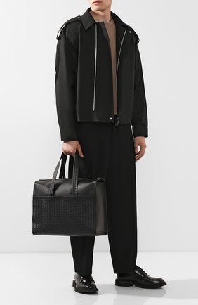 Мужская кожаная сумка BOTTEGA VENETA черного цвета по цене 178500 руб., арт. 521011/VQ131 | Фото 2 Мужская кожаная сумка BOTTEGA VENETA черного цвета, арт. 521011/VQ131 | Фото 2