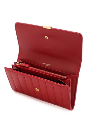 Кожаный кошелек Vicky с клапаном Saint Laurent, красного цвета, арт. 539972/0YD01 в ЦУМ | Фото №3 Кожаный кошелек Vicky с клапаном Saint Laurent красного цвета | Фото №3