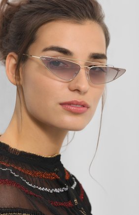 Женские солнцезащитные очки PRADA золотого цвета по цене 24800 руб., арт. 63US-ZVN400 | Фото 2 Женские солнцезащитные очки PRADA золотого цвета, арт. 63US-ZVN400 | Фото 2