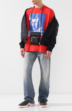 Мужская кожаная сумка explorer с логотипом бренда BALENCIAGA черного цвета по цене 39250 руб., арт. 532298/DB505 | Фото 2 Мужская кожаная сумка explorer с логотипом бренда BALENCIAGA черного цвета, арт. 532298/DB505 | Фото 2