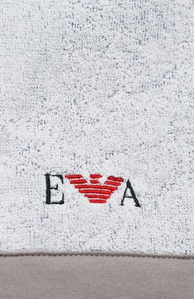 Детского комплект из хлопкового халата и рукавицы EMPORIO ARMANI серого цвета по цене 9320 руб., арт. 407123/8A710 | Фото 3 Детского комплект из хлопкового халата и рукавицы EMPORIO ARMANI серого цвета, арт. 407123/8A710 | Фото 3