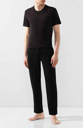 Мужские хлопковая футболка CALVIN KLEIN черного цвета по цене 5715 руб., арт. NB1332A | Фото 2 Мужские хлопковая футболка CALVIN KLEIN черного цвета, арт. NB1332A | Фото 2