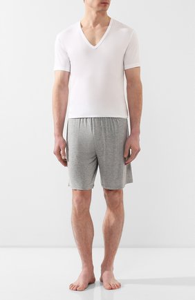 Мужские хлопковая футболка CALVIN KLEIN белого цвета по цене 5710 руб., арт. NB1336A | Фото 2 Мужские хлопковая футболка CALVIN KLEIN белого цвета, арт. NB1336A | Фото 2