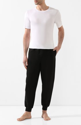 Мужские хлопковые домашние джоггеры CALVIN KLEIN черного цвета по цене 8685 руб., арт. NM1356E | Фото 2 Мужские хлопковые домашние джоггеры CALVIN KLEIN черного цвета, арт. NM1356E | Фото 2