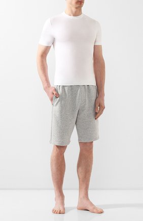 Мужские хлопковые домашние шорты с широкой резинкой CALVIN KLEIN серого цвета по цене 7000 руб., арт. NM1358E | Фото 2 Мужские хлопковые домашние шорты с широкой резинкой CALVIN KLEIN серого цвета, арт. NM1358E | Фото 2