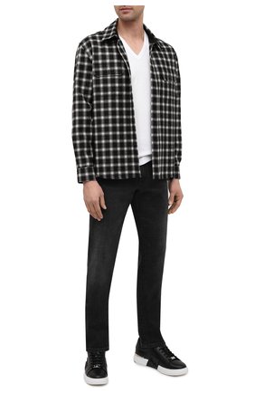 Мужская хлопковая футболка DOLCE & GABBANA белого цвета по цене 27550 руб., арт. G8HL7T/FU7EQ | Фото 2 Мужская хлопковая футболка DOLCE & GABBANA белого цвета, арт. G8HL7T/FU7EQ | Фото 2 (Статус проверки: Проверена категория; Длина (для топов): Стандартные; Мужское Кросс-КТ: Футболка-одежда; Материал внешний: Хлопок; Рукава: Короткие; Принт: Без принта; Стили: Кэжуэл; Региональные ограничения белый список (Axapta Mercury): RU)