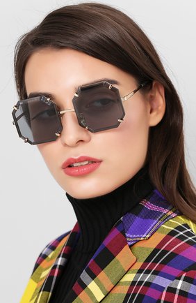 Женские солнцезащитные очки DOLCE & GABBANA серого цвета по цене 33900 руб., арт. 2216-02/87 | Фото 2 Женские солнцезащитные очки DOLCE & GABBANA серого цвета, арт. 2216-02/87 | Фото 2