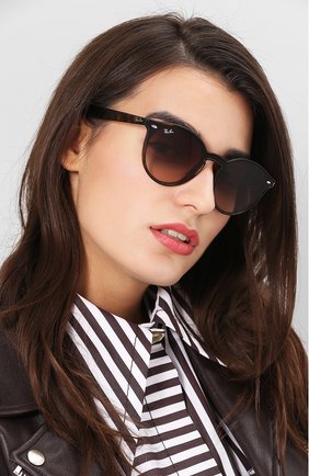 Женские солнцезащитные очки RAY-BAN коричневого цвета по цене 12100 руб., арт. 4380N-710/13 | Фото 2 Женские солнцезащитные очки RAY-BAN коричневого цвета, арт. 4380N-710/13 | Фото 2
