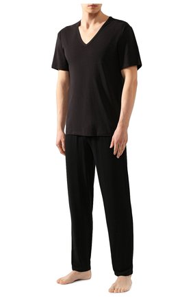 Мужские хлопковая футболка CALVIN KLEIN черного цвета по цене 5710 руб., арт. NB1336A | Фото 2 Мужские хлопковая футболка CALVIN KLEIN черного цвета, арт. NB1336A | Фото 2